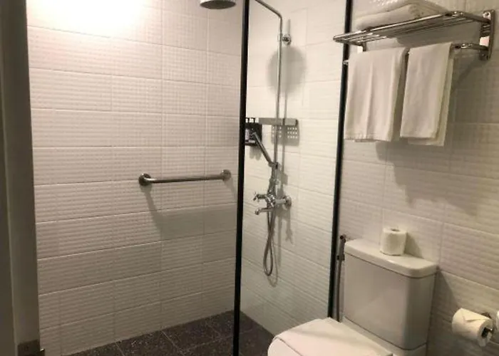 The Henry Miranila Quezon 3* Manila