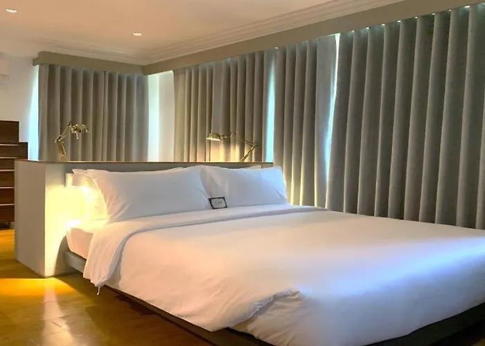 Hotel The Henry Miranila Quezon