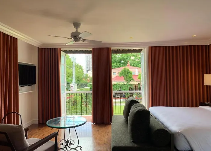 Hotel The Henry Miranila Quezon 3*